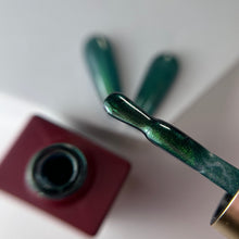 Load image into Gallery viewer, Gel color #008 Cat Eye
